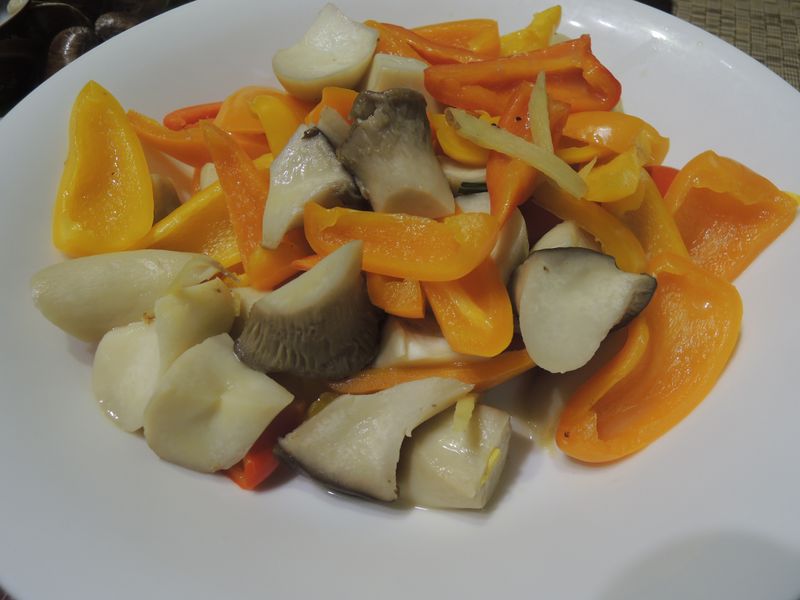 15分鐘上菜-彩椒炒杏包菇