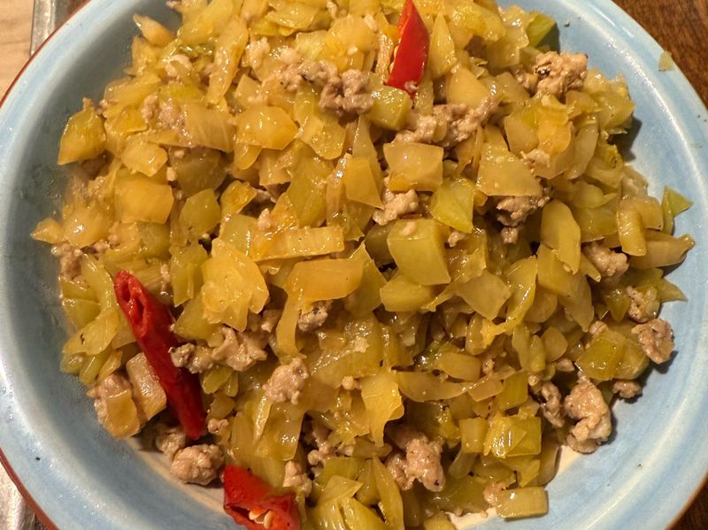 酸菜肉末