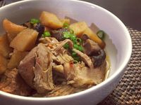 慢燉鍋料理♥紅燒豬肉蘿蔔湯麵