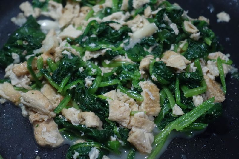 菠菜炒豆皮