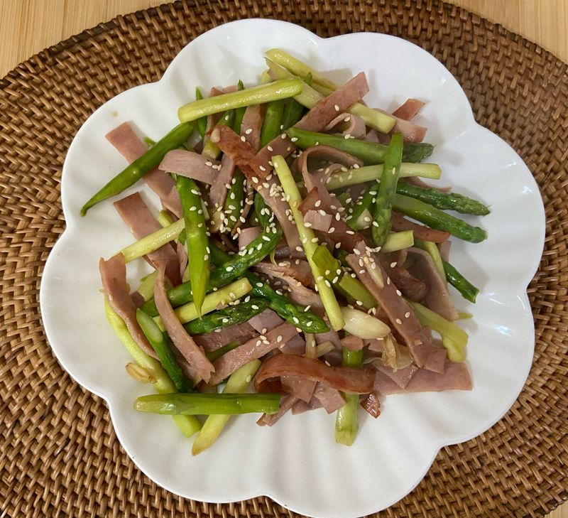 火腿炒蘆筍