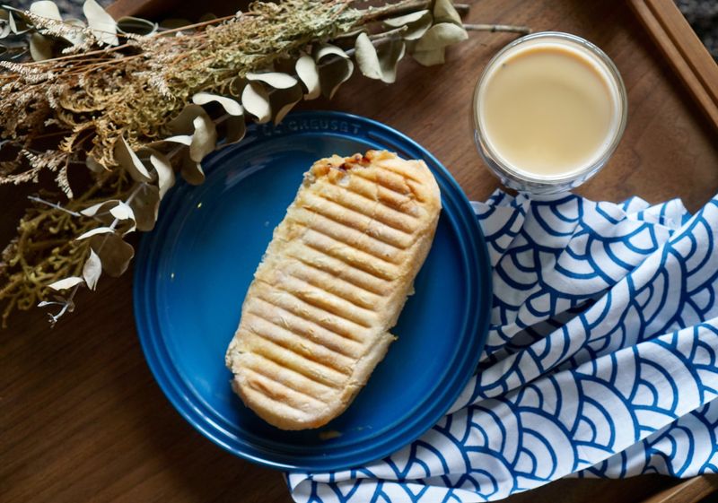 十分鐘做早餐:燒肉番茄帕尼尼