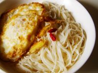 【厚生廚房】花生油煎蛋拌麵線