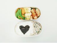 疼女友營養便當❤秋葵包肉便當