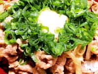 蔥玉牛丼