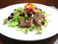 藍莓香煎牛肉