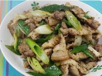 青蒜炒黑胡椒五花肉