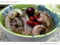 家家燉煮，萬家香『養生麻油雞』