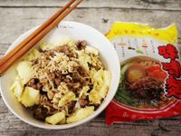 泰式打拋豬炒泡麵_記憶中的味味麵