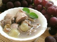 新鮮葡萄雞湯