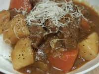 咖哩牛肉蓋飯