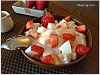 草莓杏仁豆腐