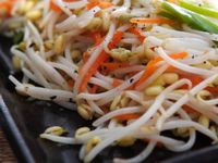 黑胡椒炒豆芽