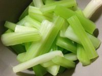 涼拌西芹