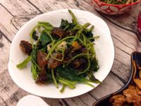 台菜經典 皮蛋地瓜葉