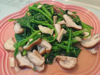 清炒大豆苗香菇