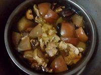 黑蒜頭蘿蔔蘋果雞湯