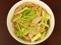 芹菜炒黑輪
