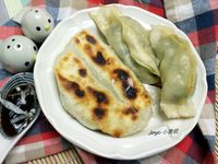 手工揉麵鍋貼