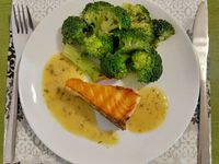 美威鮭魚組合-法式香草香煎鮭魚