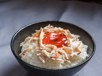 琥珀雞絲飯