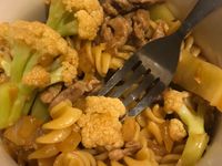 花椰菜肉絲螺絲粉-15分鐘可以上菜