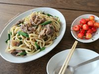 牛肉炒烏龍(旅行料理)