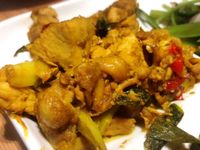 萬用鍋-蠔油炒薑黃雞腿肉
