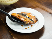 醬嗆虱目魚肚-豆油伯甘田薄鹽醬油