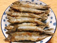 。香酥柳葉魚。下酒菜