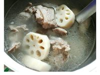 蓮藕排骨湯