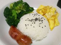 香腸花椰菜炒蛋餐