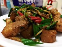蒜苗炒豬肉
