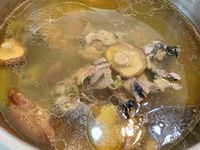 剝皮辣椒雞湯