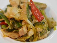 邊肉炒蒜苗