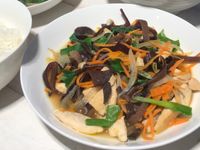 雞胸肉炒木耳