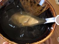 愛玉自己洗