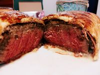 威靈頓牛排