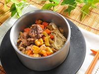 菜梗牛肉麵