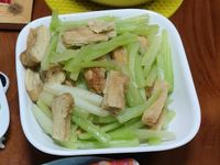 西芹豆包
