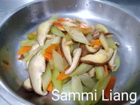 西芹炒香菇