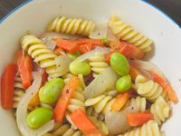 奶油佐毛豆捲捲麵