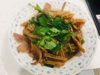 炒沙茶魷魚
