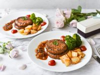 [蔬食]蘑菇醬肉排佐薯粒