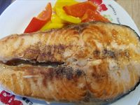 煎鮭魚