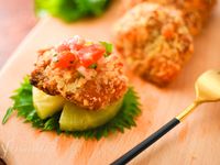 花枝蝦排佐莎莎醬