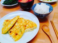 吻仔魚煎蛋+甜菜根味噌湯+燙青菜
