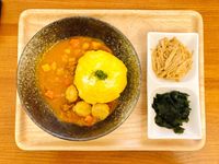 咖哩蛋包飯