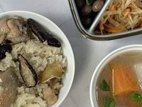 麻油雞油飯
