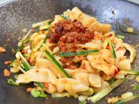 香辣肉醬寬拌麵（罐頭版）